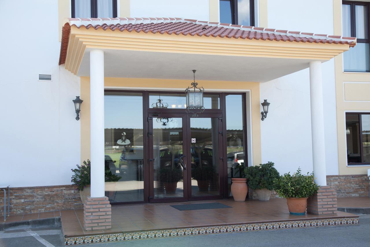 Hotel El Capricho Villanueva del Trabuco Exterior photo