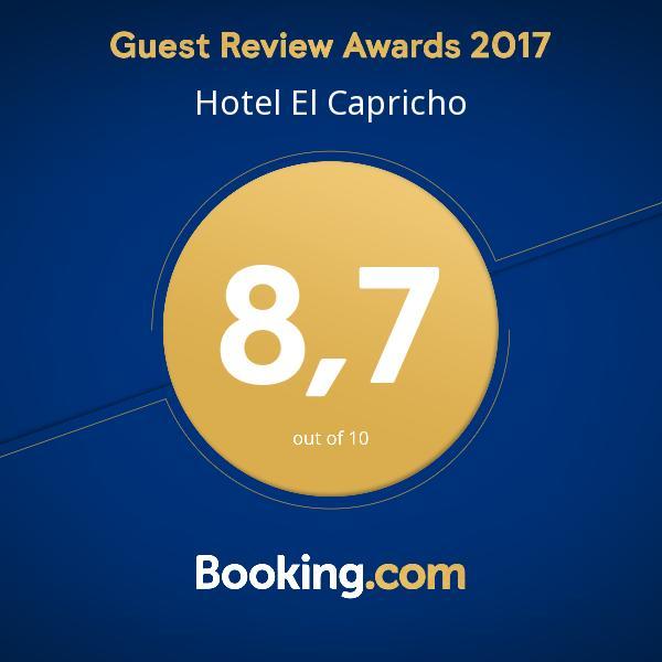 Hotel El Capricho Villanueva del Trabuco Exterior photo